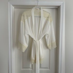 ONLY HEARTS BELL SLEEVE KIMONO | Size small